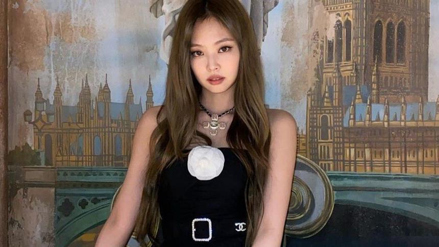 CHANEL - Singer and House ambassador JENNIE becomes the face of